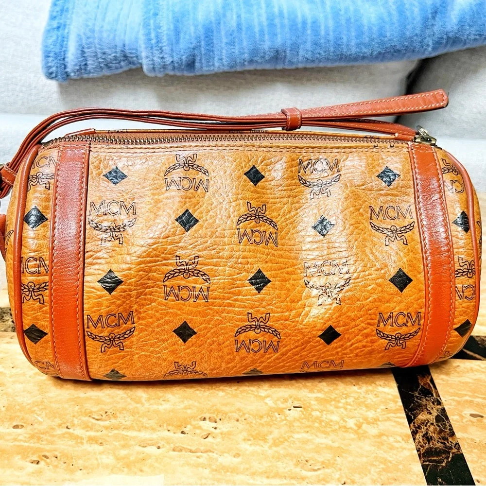 MCM Visetos round barrel tootsie roll style - Picture 2 of 14